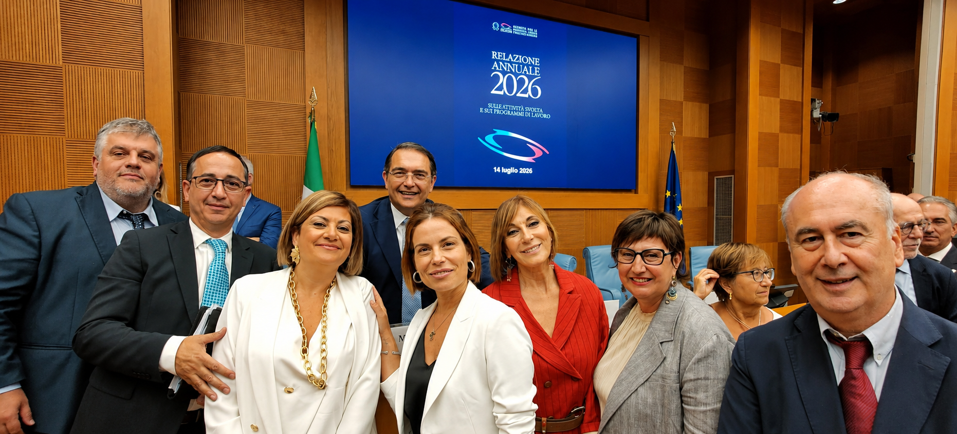 v.l.n.r. Vincenzo Cimino, Manfredi Maglio, Assunta Mitidieri, AGCOM-Präsident Lasorella, Eleonora Zazza, Carola Barbato, Judith Gögele, Marco Meacci